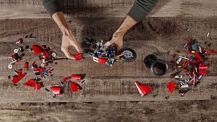 04/2020, Ducati Panigale V4 R LEGO Ducati Panigale V4 R LEGO