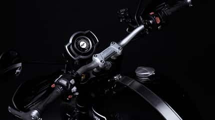 triumph, scrambler, bond, 007, sondermodell Triumph Scrambler 1200 Bond Edition.