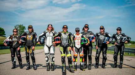 Build. Train. Race. Royal Enfield-Rennserie Frauen Build. Train. Race. Royal Enfield-Rennserie Frauen