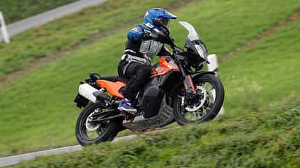 Mittelklasse-Reiseenduros im Vergleichstest, BMW F 850 GS Adventure, KTM 890 Adventure, Triumph Tiger 900 Rally Pro Mittelklasse-Reiseenduros im Vergleichstest, BMW F 850 GS Adventure, KTM 890 Adventure, Triumph Tiger 900 Rally Pro