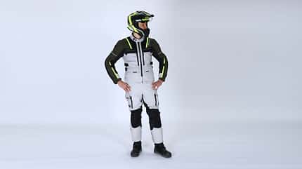 Motorrad-Adventure-Kombis, Textilkombis, Test Adventure-Kombis im Test