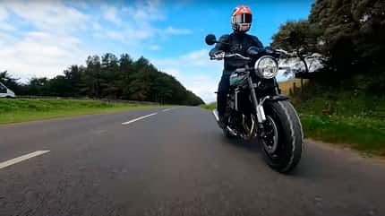 Jonathan Rea Motorradführerschein erstes Motorrad Kawasaki Z 900 RS Jonathan Rea Motorradführerschein erstes Motorrad Kawasaki Z 900 RS