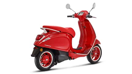 11/2021, Vespa Elettrica Red Vespa Elettrica Red