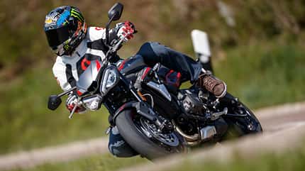 Yamaha MT-09, Triumph Street Triple R, Kawasaki Z 900, KTM 890 Duke, BMW F 900 R, Ducati Monster Vergleichstest Yamaha MT-09, Triumph Street Triple R, Kawasaki Z 900, KTM 890 Duke, BMW F 900 R, Ducati Monster Vergleichstest