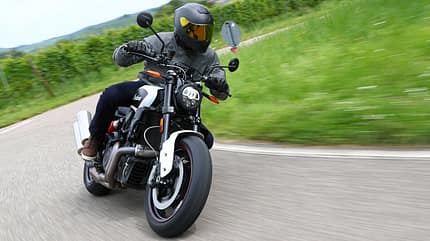 BMW R nineT Pure, Indian FTR S, Kawasaki Z 900 RS, Triumph Speed Twin Vergleichstest BMW R nineT Pure, Indian FTR S, Kawasaki Z 900 RS, Triumph Speed Twin Vergleichstest
