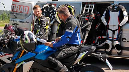 Motorrad-Lederkombis Zweiteiler bis 800 Euro Motorrad-Lederkombis Zweiteiler bis 800 Euro