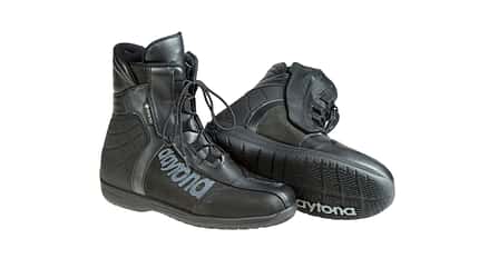 Motorrad-Sneaker Test 2022 Motorrad-Sneaker Test 2022