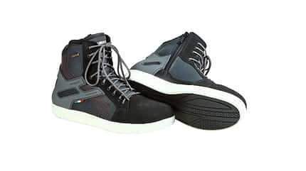 Motorrad-Sneaker Test 2022 Motorrad-Sneaker Test 2022
