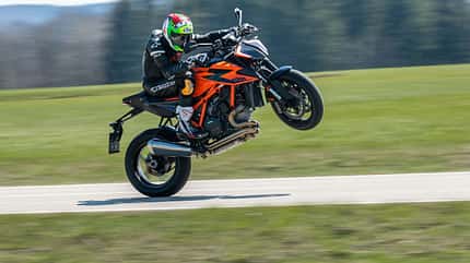 BMW S 1000 R, Ducati Streetfighter V4 S, KTM 1290 Super Duke R, Triumph Speed Triple 1200 RS Vergleichstest BMW S 1000 R, Ducati Streetfighter V4 S, KTM 1290 Super Duke R, Triumph Speed Triple 1200 RS Vergleichstest