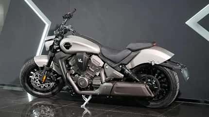 Benda Dark Flag 500