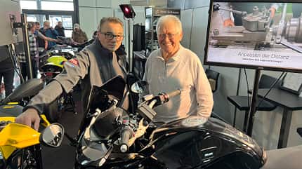 Schwingenachse für BMW R 1200 und R 1250 von Emil Schwarz und Jürgen Widmann Schwingenachse für BMW R 1200 und R 1250 von Emil Schwarz und Jürgen Widmann