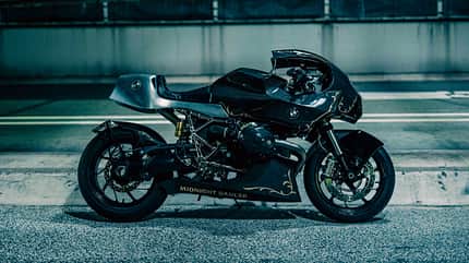 BMW HP2 Cherry's Company Midnight Racer