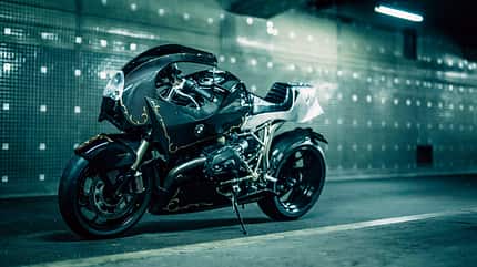 BMW HP2 Cherry's Company Midnight Racer