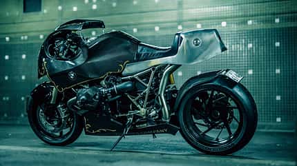 BMW HP2 Cherry's Company Midnight Racer
