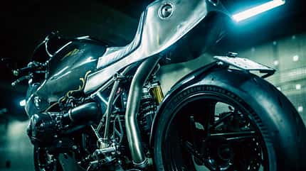 BMW HP2 Cherry's Company Midnight Racer