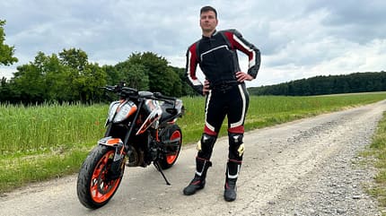 Übungen gegen Verspannungen beim Motorradfahren Übungen gegen Verspannungen beim Motorradfahren
