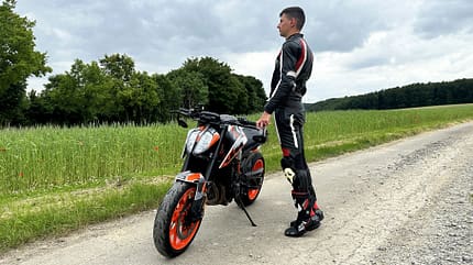 Übungen gegen Verspannungen beim Motorradfahren Übungen gegen Verspannungen beim Motorradfahren