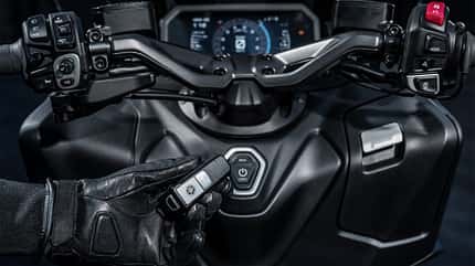 Yamaha TMAX Tech Max (2025) mit Fahrbericht