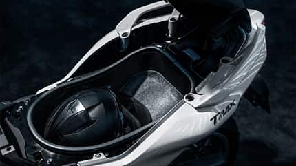 Yamaha TMAX Tech Max (2025) mit Fahrbericht