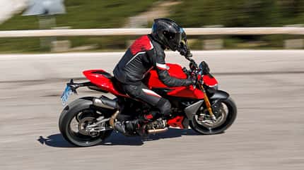 Ducati Streetfighter V2 S
Kawasaki Z 900 SE
Mid Nakeds
Alpenmaster 2025, Dolomiten Ducati Streetfighter V2 S
Kawasaki Z 900 SE
Mid Nakeds
Alpenmaster 2025, Dolomiten