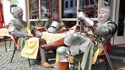 Im Kettenhemd auf die Hausstrecke