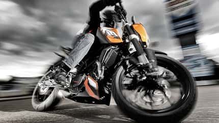 KTM Duke 125 und 200 im Test