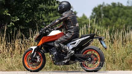 Zweizylinder-Naked Bike wird schärfer