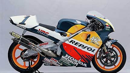 Honda NSR 500 gegen Honda NSR 500 V