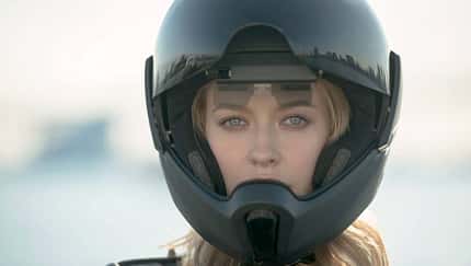 Mit Head-up, Sound und Rücksicht