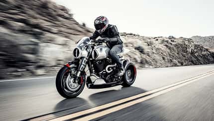 Keanu Reeves baut Motorräder
