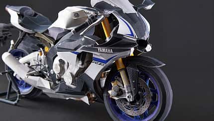 Motorrad-Kunstwerke aus Papier