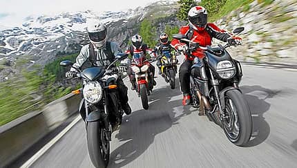 Aprilia Tuono V4 R APRC , Ducati Diavel,  MV Agusta Brutale 920,  Triumph Speed Triple