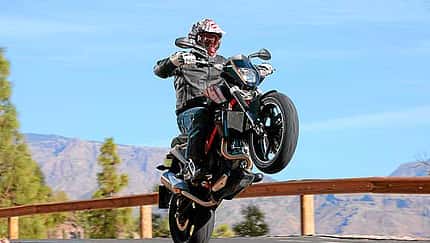 Premiere KTM 690 Duke