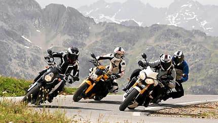Der große Naked Bike-Test in den Alpen