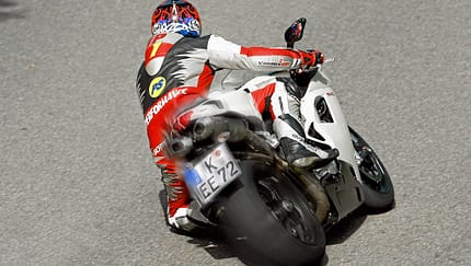 Fährt das Motorrad merkwürdige Linien? Heckpartie richtig einstellen!