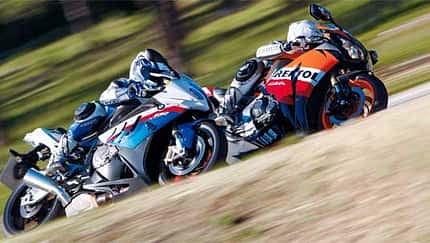 BMW S 1000 RR gegen Honda Fireblade