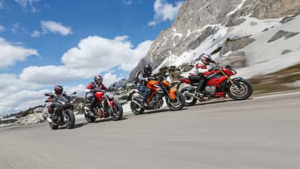 Aprilia Tuono V4 R, BMW S 1000 R, Ducati Monster 1200, KTM 1290 Super Duke R