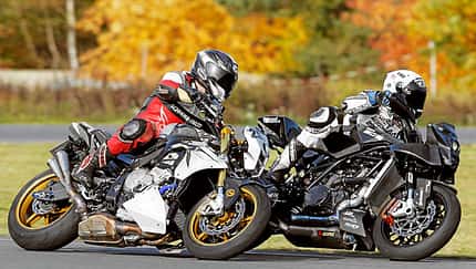 Nackte Superbikes ohne Gnade
