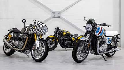 Drei Motorrad-Kunstwerke von D*Face