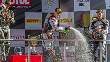 Markus Reiterberger wird IDM-Superbike-Champion 2017 mit Pirelli