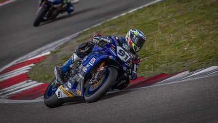 Bastien Mackels: Finger fast ab
