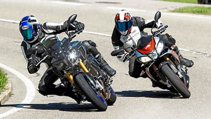 Duell der Power-Naked-Bikes