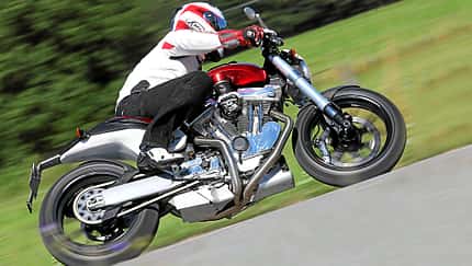 Viel ­Motor, wenig Motorrad, kein Schnickschnack