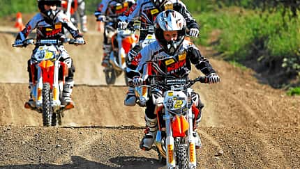 Nachwuchs rauf aufs Motorrad