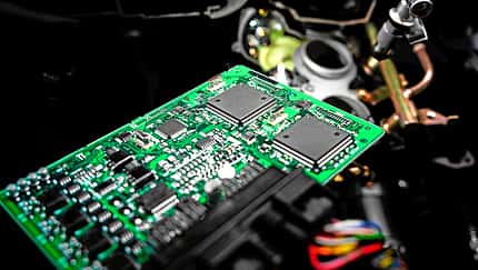 Elektronische Einspritzung und Motorsteuerung