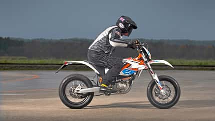 Erstes Straßen-Elektrobike von KTM