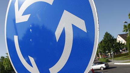 Kreisverkehre und Autobahnkreuze