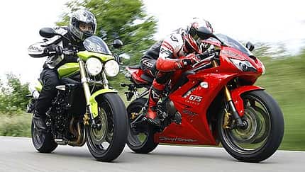 Familientwist: Sportler gegen Naked Bikes