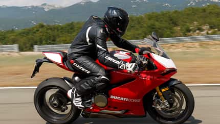 Racing-Superbike für die Straße