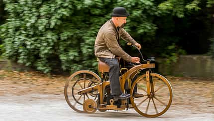 Das erste Motorrad der Welt